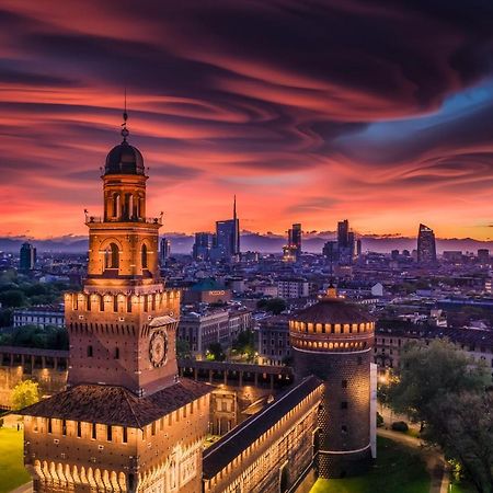 City Centre Apartment - 10 Minutes To Duomo - Free Wifi E Netflix Милан Экстерьер фото