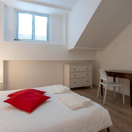 City Centre Apartment - 10 Minutes To Duomo - Free Wifi E Netflix Милан Экстерьер фото