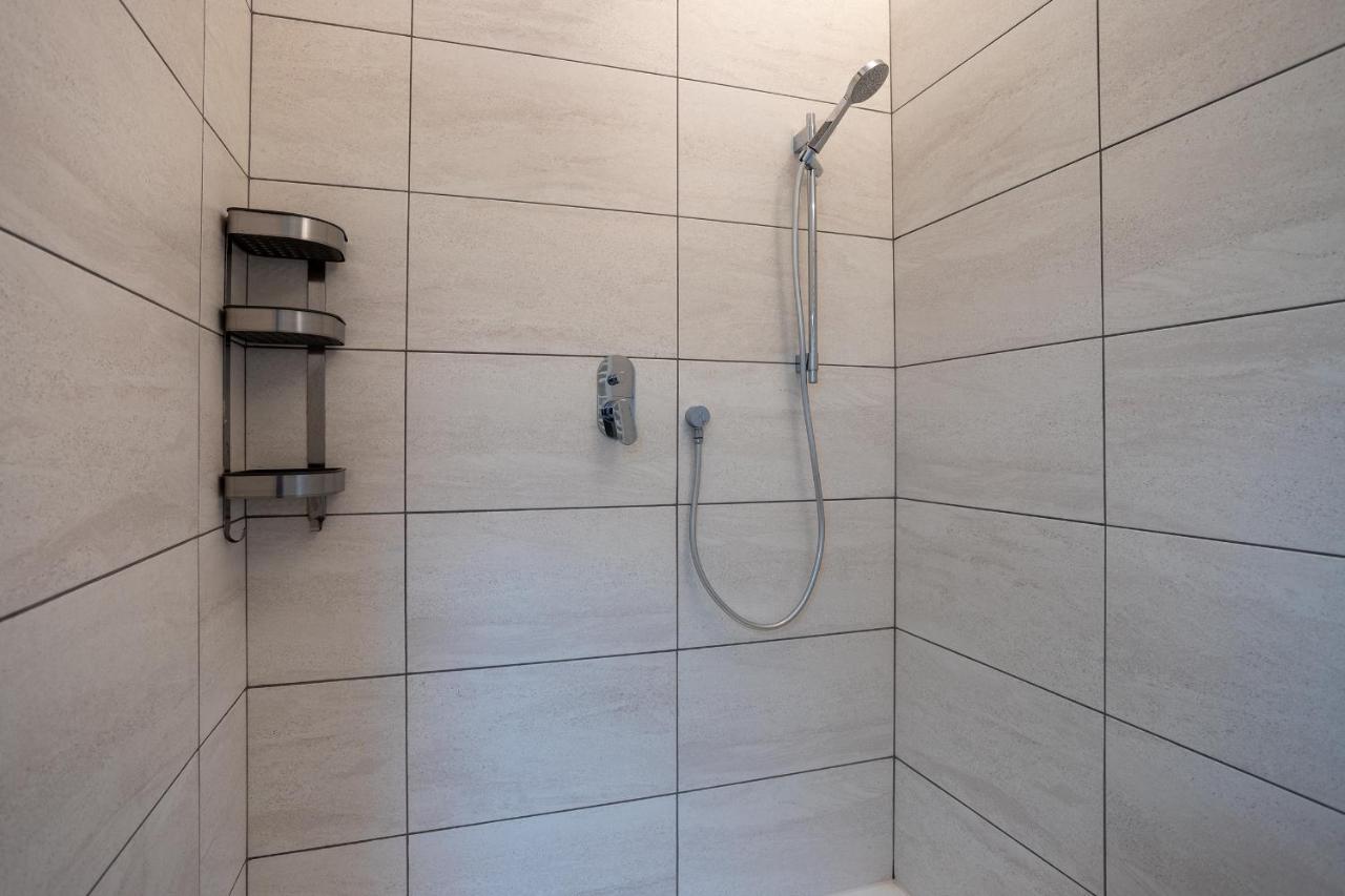City Centre Apartment - 10 Minutes To Duomo - Free Wifi E Netflix Милан Экстерьер фото