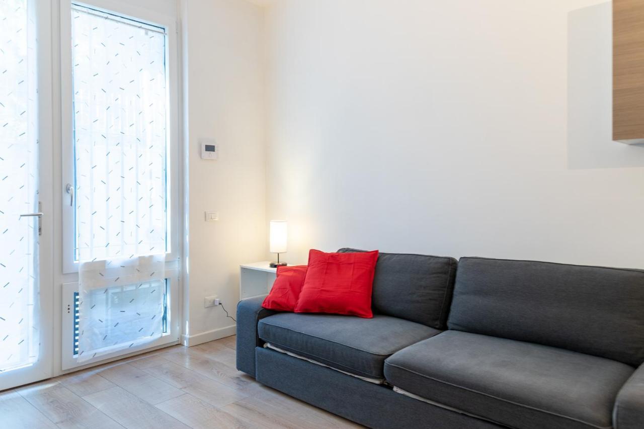 City Centre Apartment - 10 Minutes To Duomo - Free Wifi E Netflix Милан Экстерьер фото