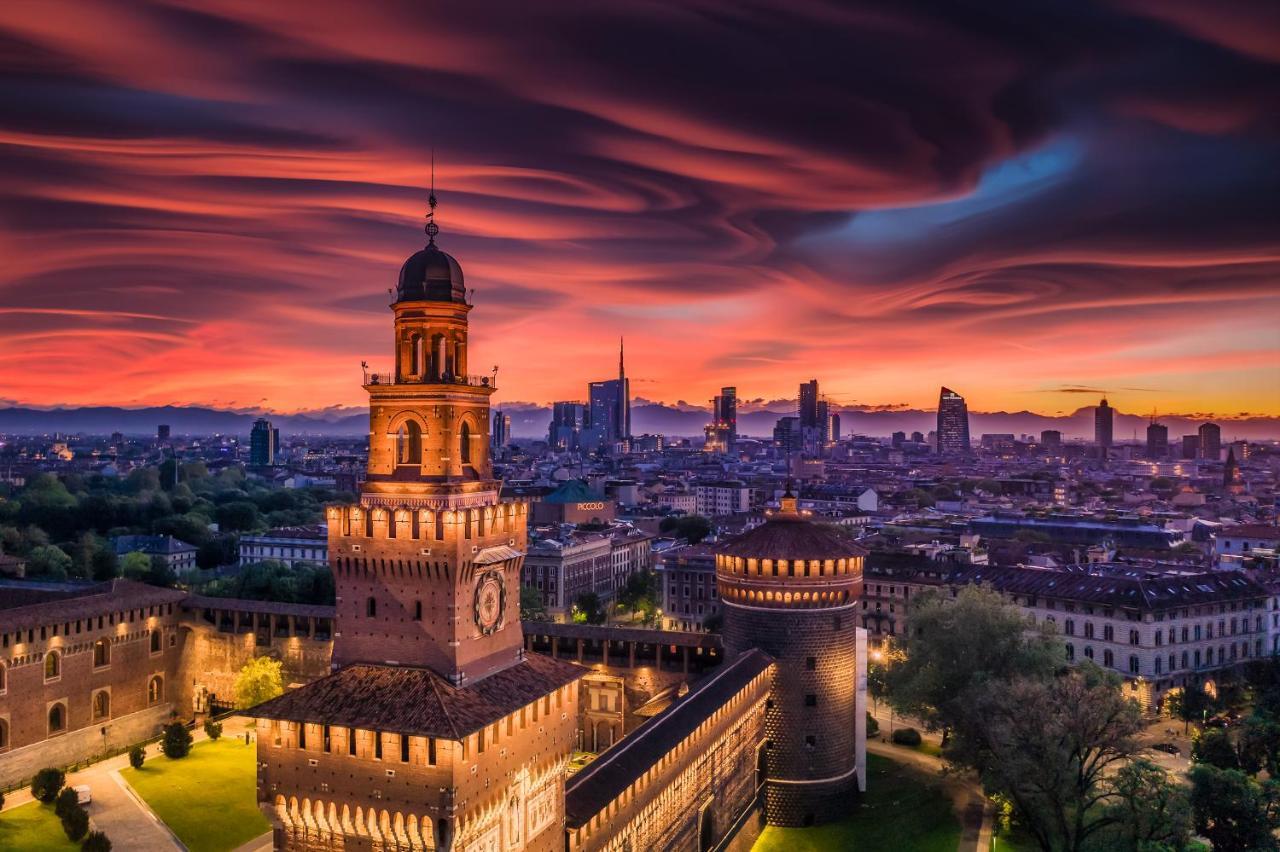City Centre Apartment - 10 Minutes To Duomo - Free Wifi E Netflix Милан Экстерьер фото