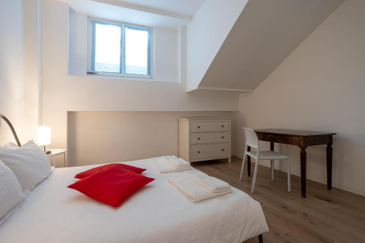 City Centre Apartment - 10 Minutes To Duomo - Free Wifi E Netflix Милан Экстерьер фото